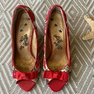 Womens floral peep toes wedge shoes, size 9.5